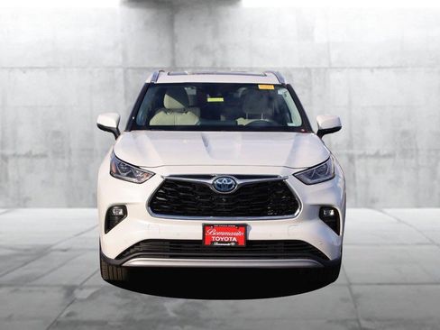 Used 2021 Toyota Highlander Platinum image 4