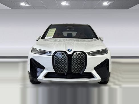 Used 2025 BMW iX M60 image 5