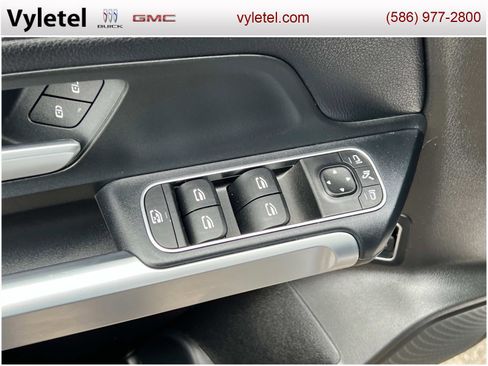 Used 2020 Mercedes-Benz GLB 250 4MATIC image 16