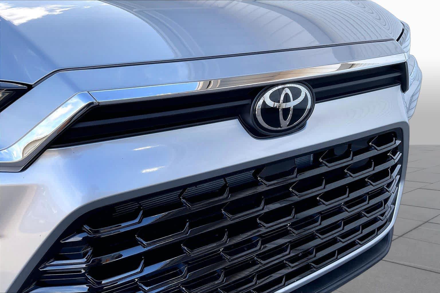 Used 2026 Toyota Grand Highlander FWD image 29