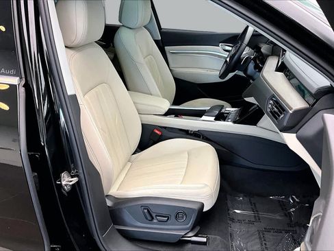 Used 2024 Audi Q8 e-tron Premium Plus AWD/4WD image 8