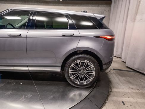 Used 2025 Land Rover Range Rover Evoque S AWD/4WD image 8