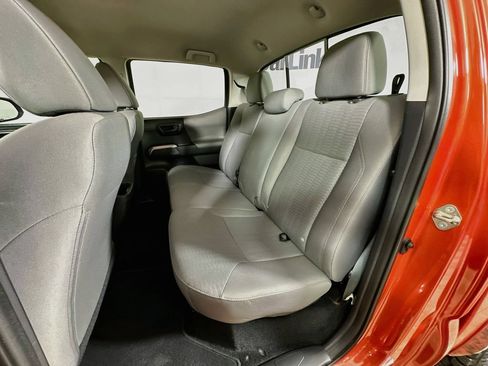 Used 2018 Toyota Tacoma SR5 RWD image 27