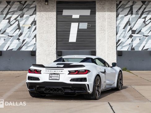 Used 2023 Chevrolet Corvette Z06 image 17