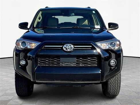 Used 2022 Toyota 4Runner SR5 Premium image 2