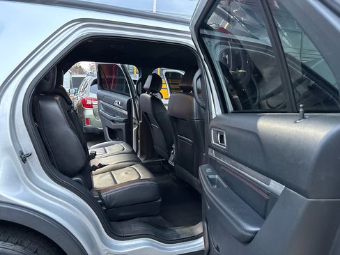 Used 2017 Ford Explorer Sport image 18