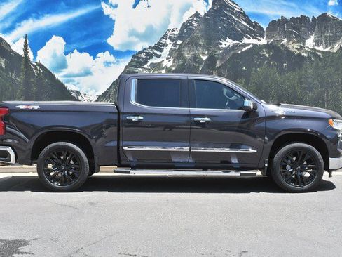 Used 2022 Chevrolet Silverado 1500 LTZ w/ Technology Package AWD/4WD image 2