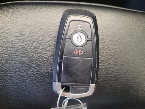 Used 2020 Ford Edge SEL FWD image 32