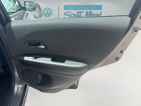 Used 2021 Honda HR-V LX image 29