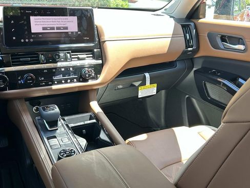 New 2026 Nissan Pathfinder Platinum w/ Lighting Package AWD/4WD image 25