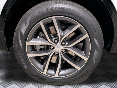 New 2026 Land Rover Discovery Sport Landmark AWD/4WD image 9