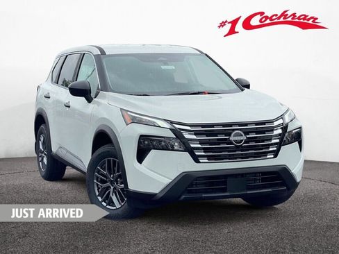 Used 2025 Nissan Rogue S image 1