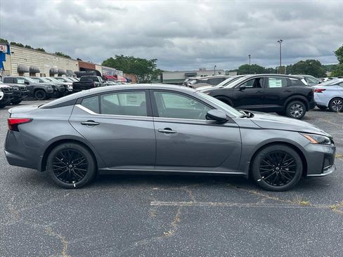 New 2026 Nissan Altima 2.5 SV FWD image 2