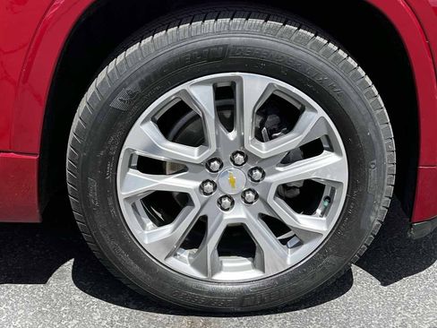 Used 2018 Chevrolet Traverse Premier w/ LPO, 'HIT The Road' Package AWD/4WD image 8