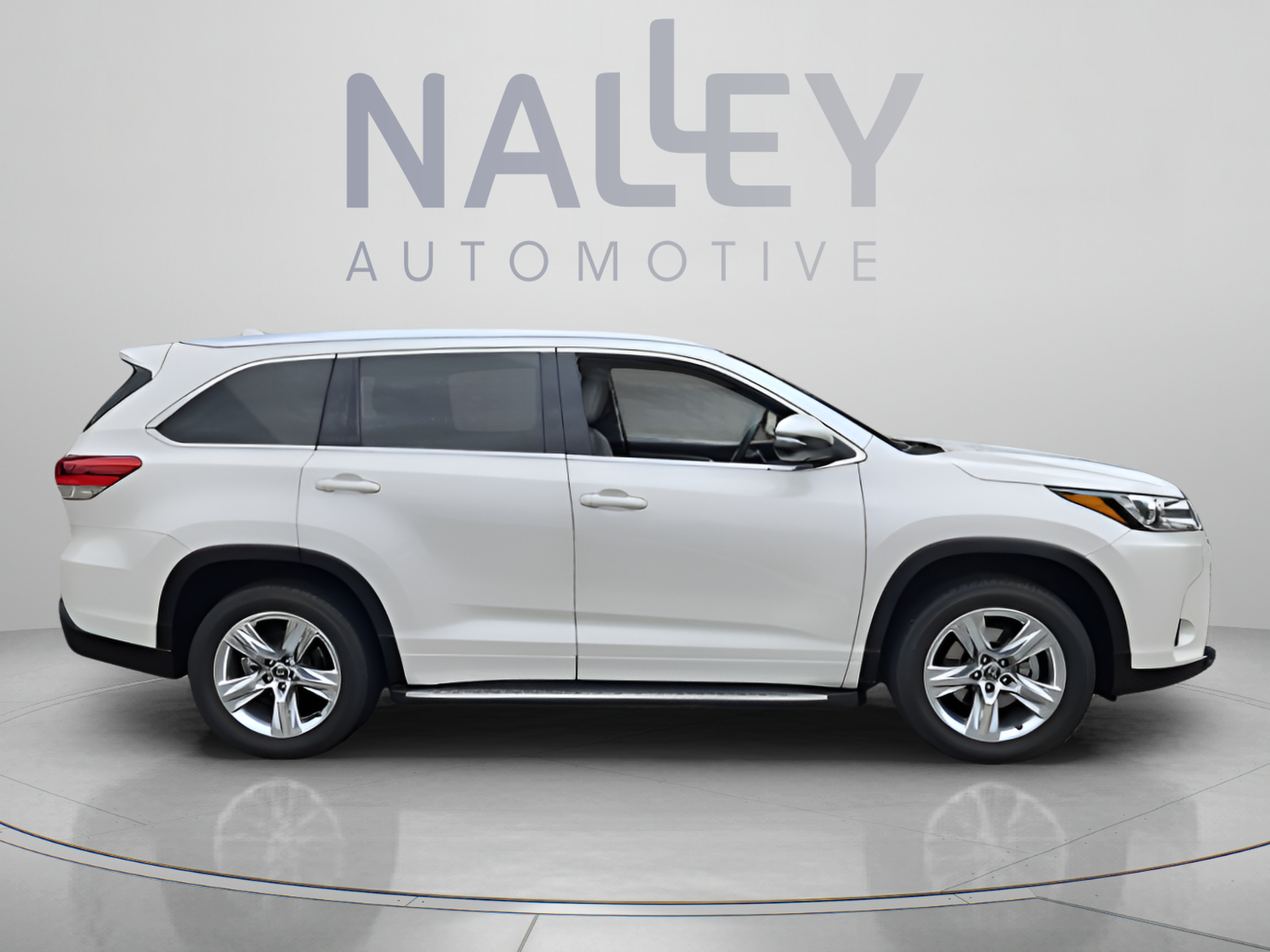 Used 2019 Toyota Highlander Limited FWD image 6