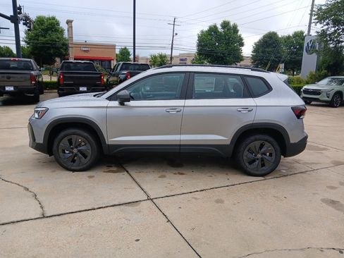 New 2026 Volkswagen Taos S FWD image 4