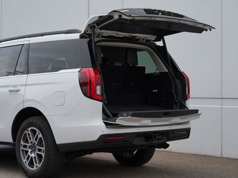 Used 2025 Ford Expedition Active AWD/4WD image 29