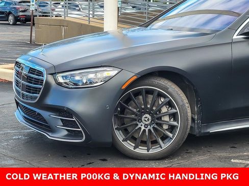 Used 2022 Mercedes-Benz S 580 4MATIC Sedan w/ AMG Line Package image 2
