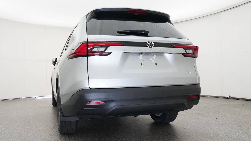 New 2026 Toyota Grand Highlander FWD image 22
