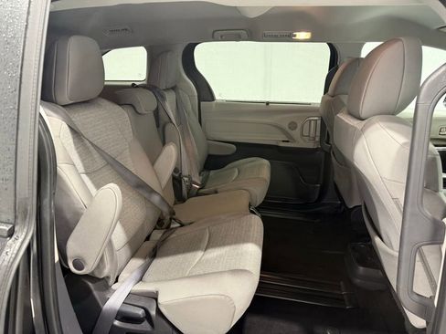 Used 2024 Toyota Sienna LE image 24
