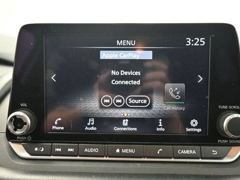 Used 2024 Nissan Rogue S AWD/4WD image 23
