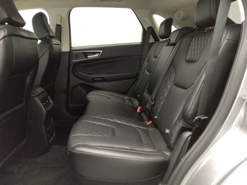 Used 2024 Ford Edge Titanium image 18