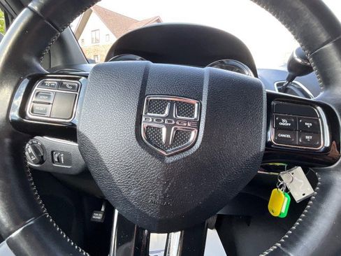 Used 2016 Dodge Grand Caravan SXT FWD image 12