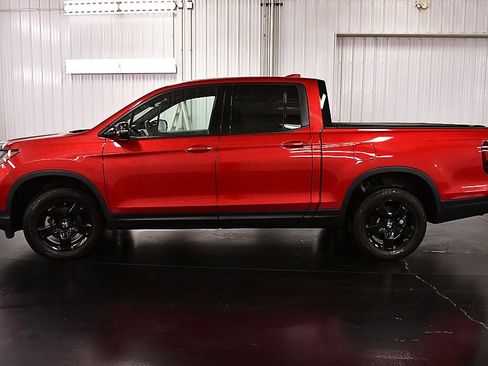 Used 2025 Honda Ridgeline Black Edition image 4