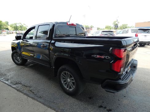 Used 2025 Chevrolet Colorado LT w/ LT Convenience Package AWD/4WD image 11