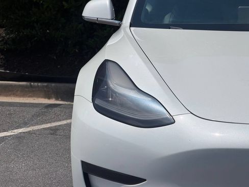 Used 2020 Tesla Model 3 Standard Range Plus RWD image 4