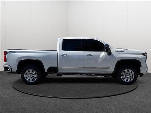 Certified 2024 Chevrolet Silverado 2500 High Country w/ Technology Package AWD/4WD image 4