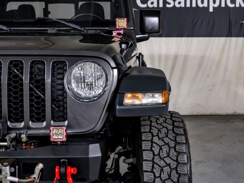 Used 2020 Jeep Gladiator Sport w/ Quick Order Package 24S image 39