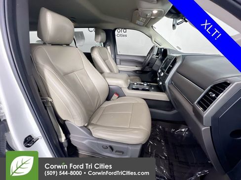 Used 2020 Ford Expedition Max XLT w/ Equipment Group 202A AWD/4WD image 18