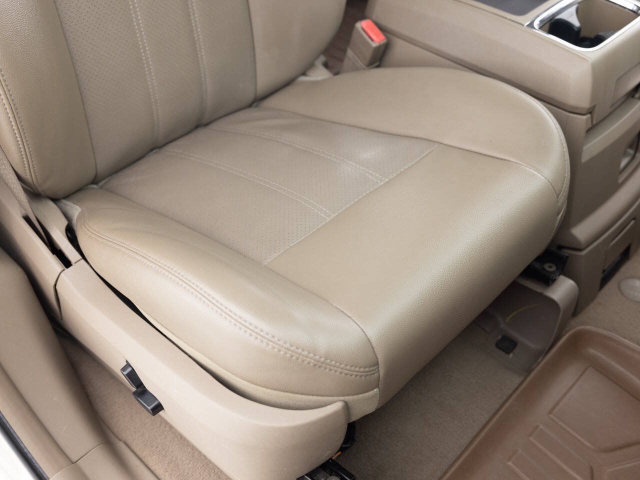 Used 2012 Chrysler Town & Country Touring-L w/ Entertainment Group #2 FWD image 25