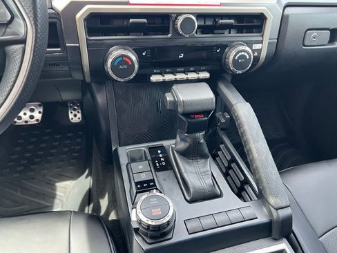 Used 2024 Toyota Tacoma TRD Sport AWD/4WD image 21