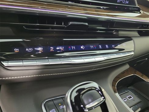 Certified 2023 Cadillac Escalade Sport Platinum w/ LPO, ONYX Package image 29