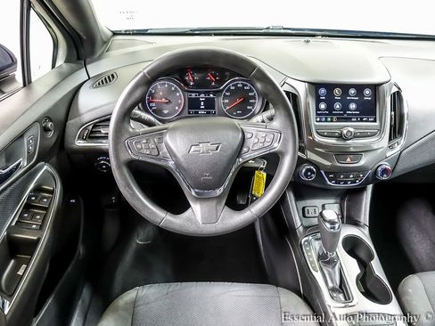Certified 2019 Chevrolet Cruze LT w/ RS Package image 12
