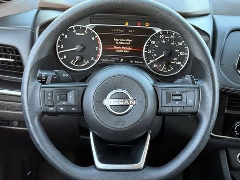 Used 2023 Nissan Rogue S image 11