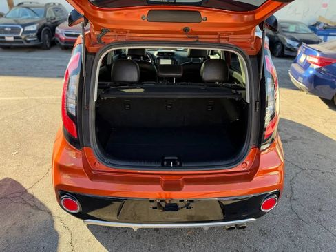 Used 2018 Kia Soul ! w/ Tech Package FWD image 26