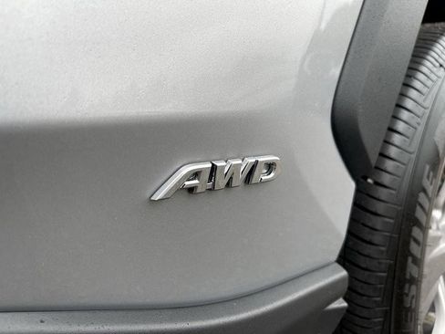 Used 2022 Toyota RAV4 XLE w/ Convenience Package image 11