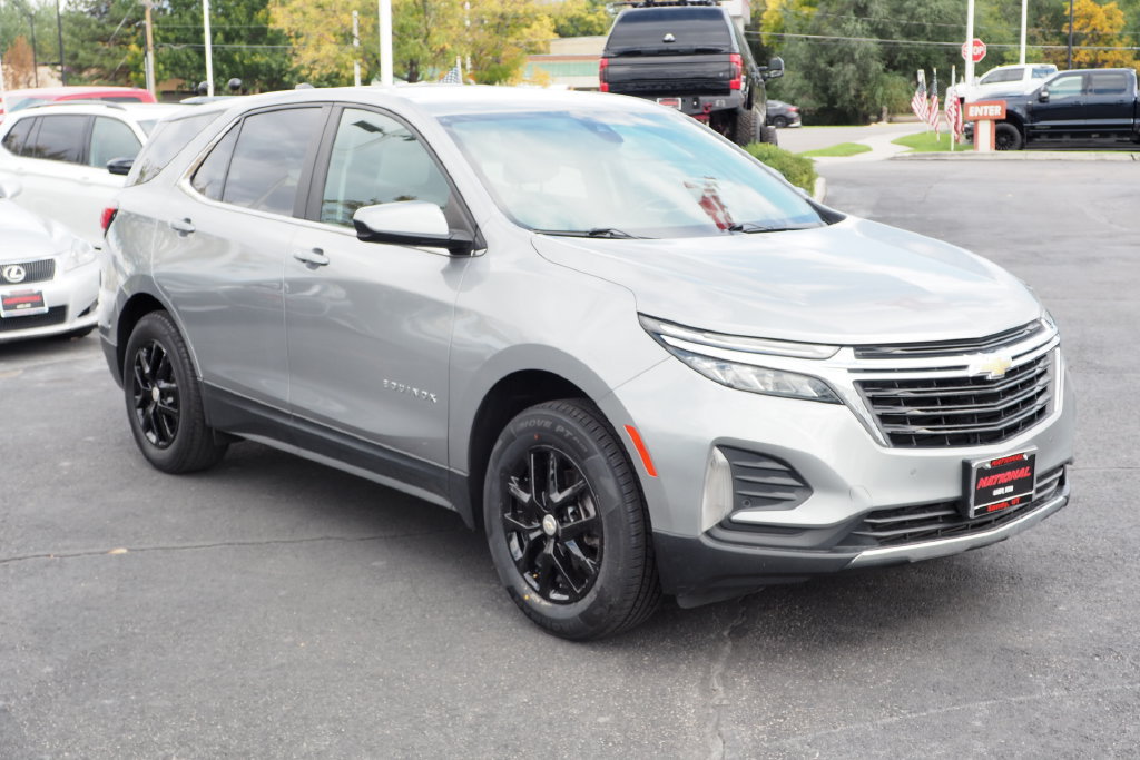 Used 2023 Chevrolet Equinox LT w/ Driver Convenience Package AWD/4WD image 3
