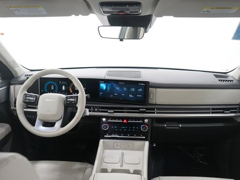 Used 2025 Hyundai Santa Fe SEL image 14