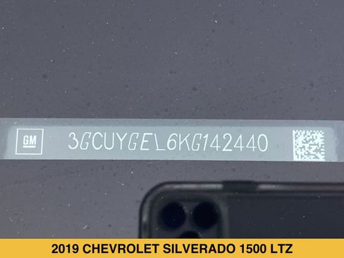 Certified 2019 Chevrolet Silverado 1500 LTZ w/ LTZ Premium Package AWD/4WD image 18