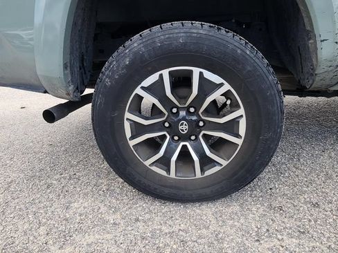 Certified 2023 Toyota Tacoma TRD Sport w/ TRD Premium Sport Package AWD/4WD image 9