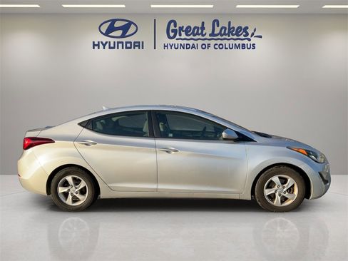 Used 2015 Hyundai Elantra SE image 6