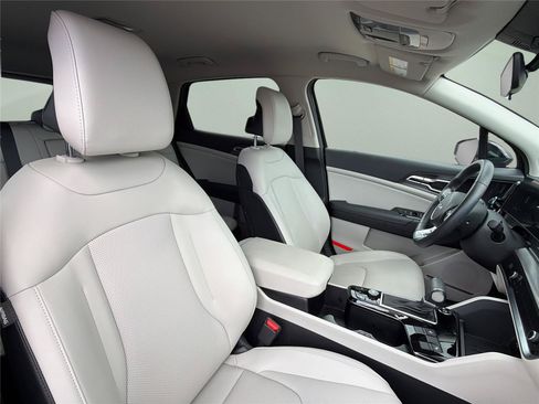 Used 2025 Kia Sportage EX FWD image 20