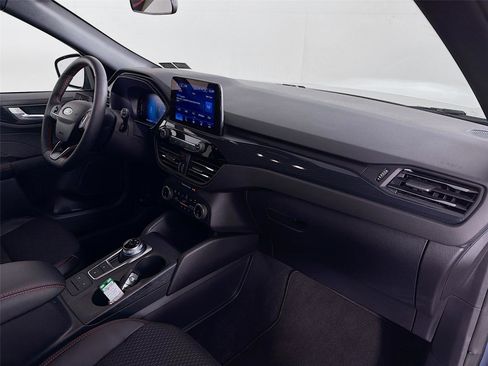 Used 2025 Ford Escape ST-Line w/ Cold Weather Package image 28