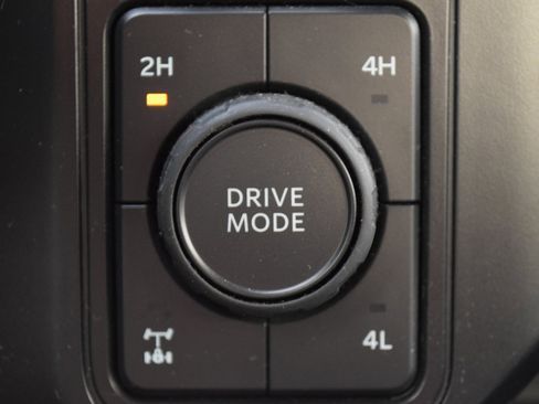 Certified 2024 Ford F350 XLT w/ FX4 Off-Road Package image 16