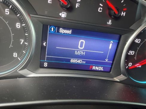 Used 2022 Chevrolet Equinox LT FWD image 10