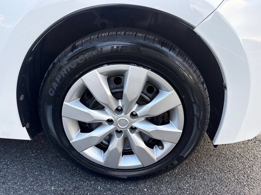 Used 2016 Toyota Corolla LE FWD image 29